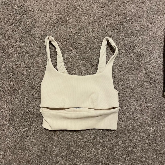 ALO Yoga Tops - Cream slit bra